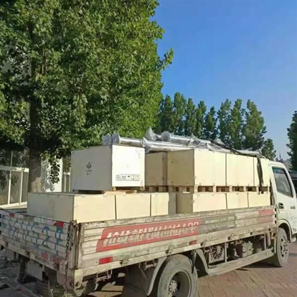 化工（gōng）攪拌設備裝車發貨